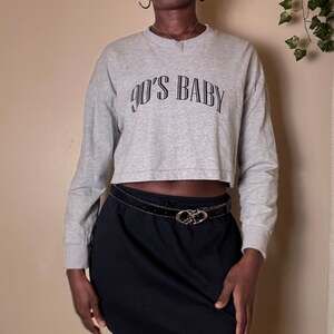 Gray 90s Baby Long Sleeve Crop Top